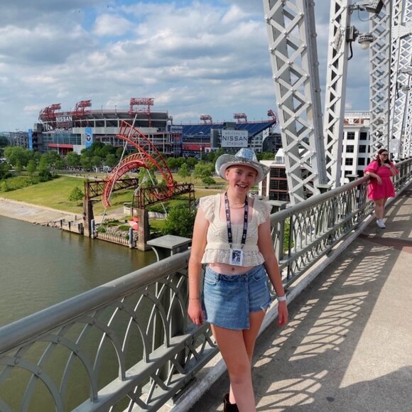 Meet your Posher, Elizabeth - Picture 1 of 1